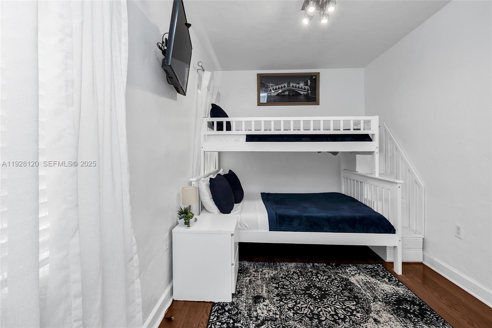 See details / 1760 sq. ft. $ 2025-12-09 0 Photo