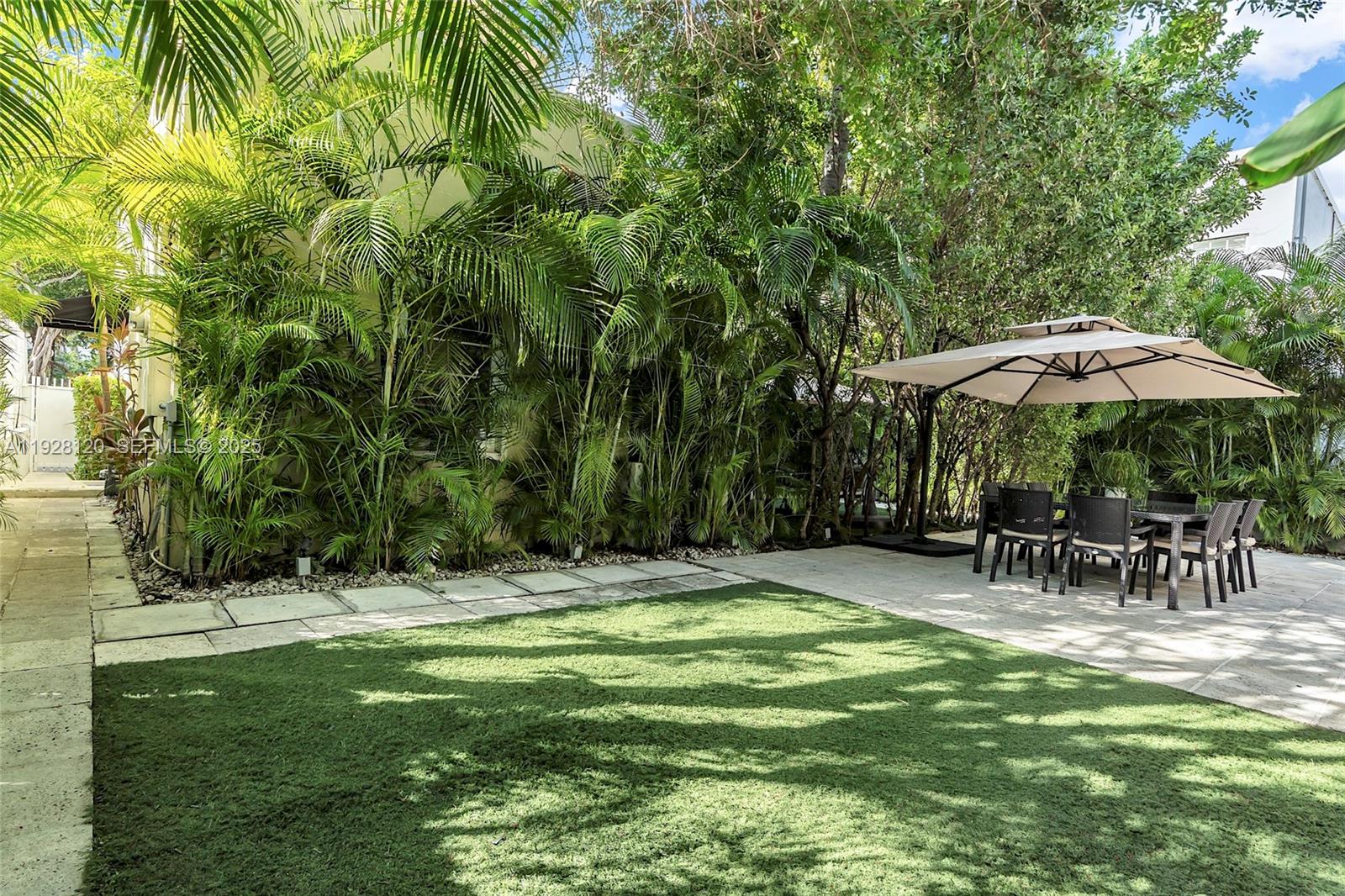 See details / 1760 sq. ft. $ 2025-12-09 0 Photo