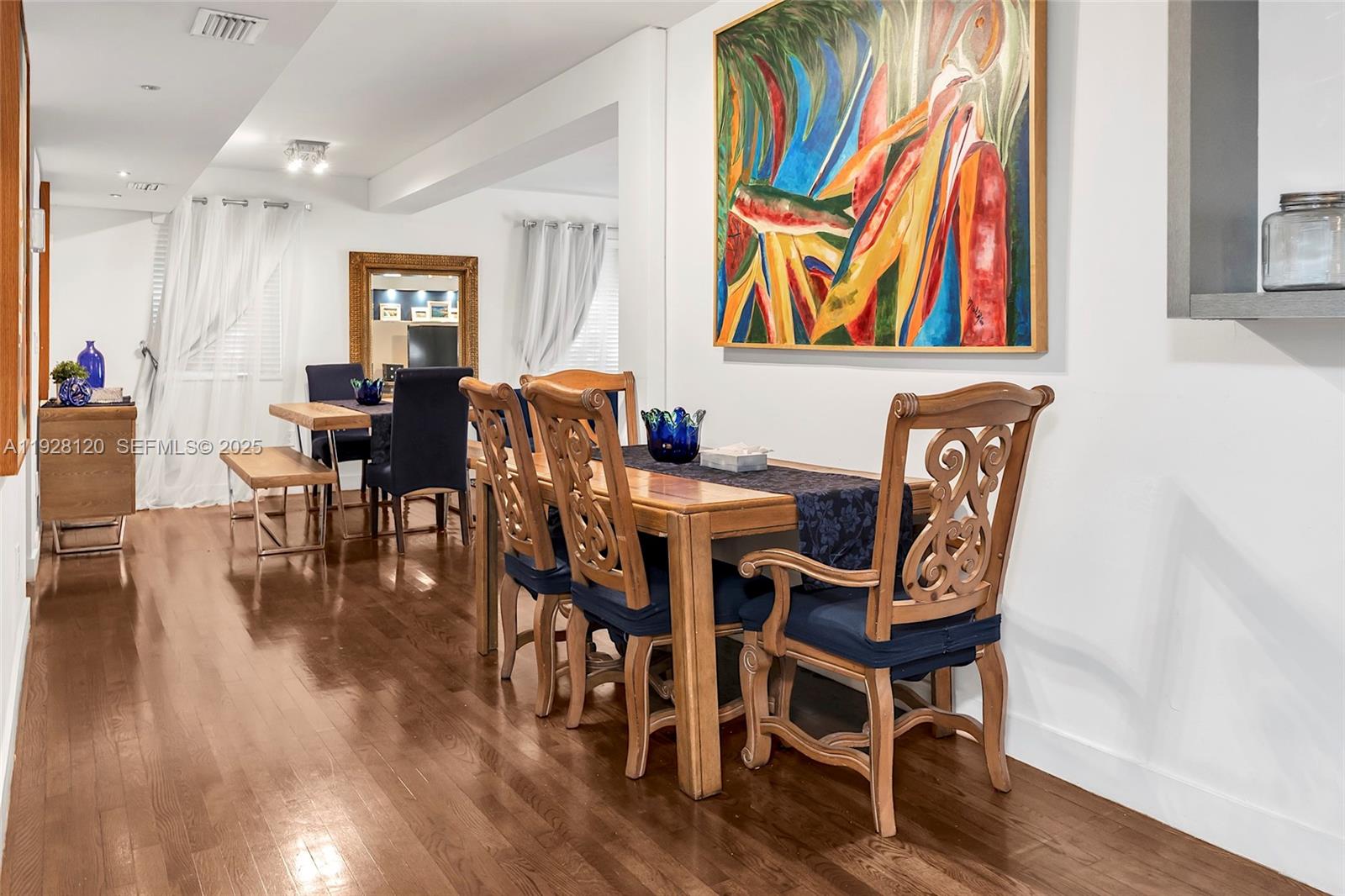 See details / 1760 sq. ft. $ 2025-12-09 0 Photo