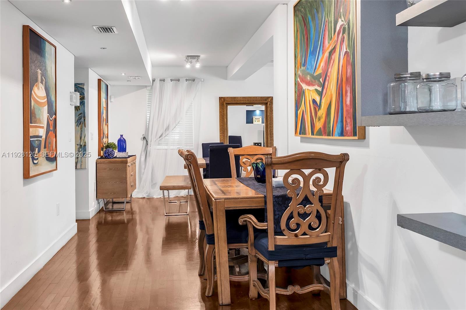 See details / 1760 sq. ft. $ 2025-12-09 0 Photo