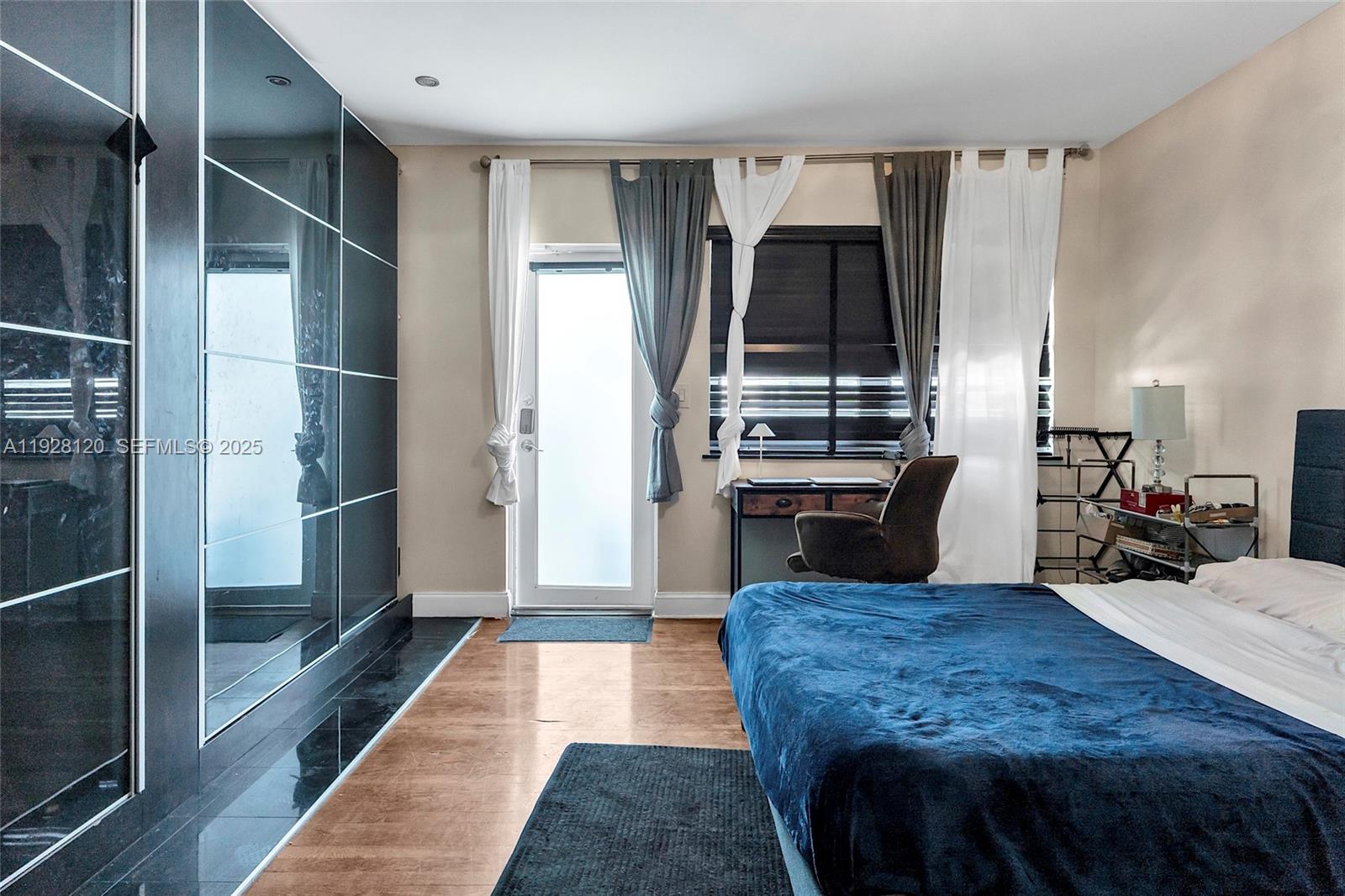 See details / 1760 sq. ft. $ 2025-12-09 0 Photo