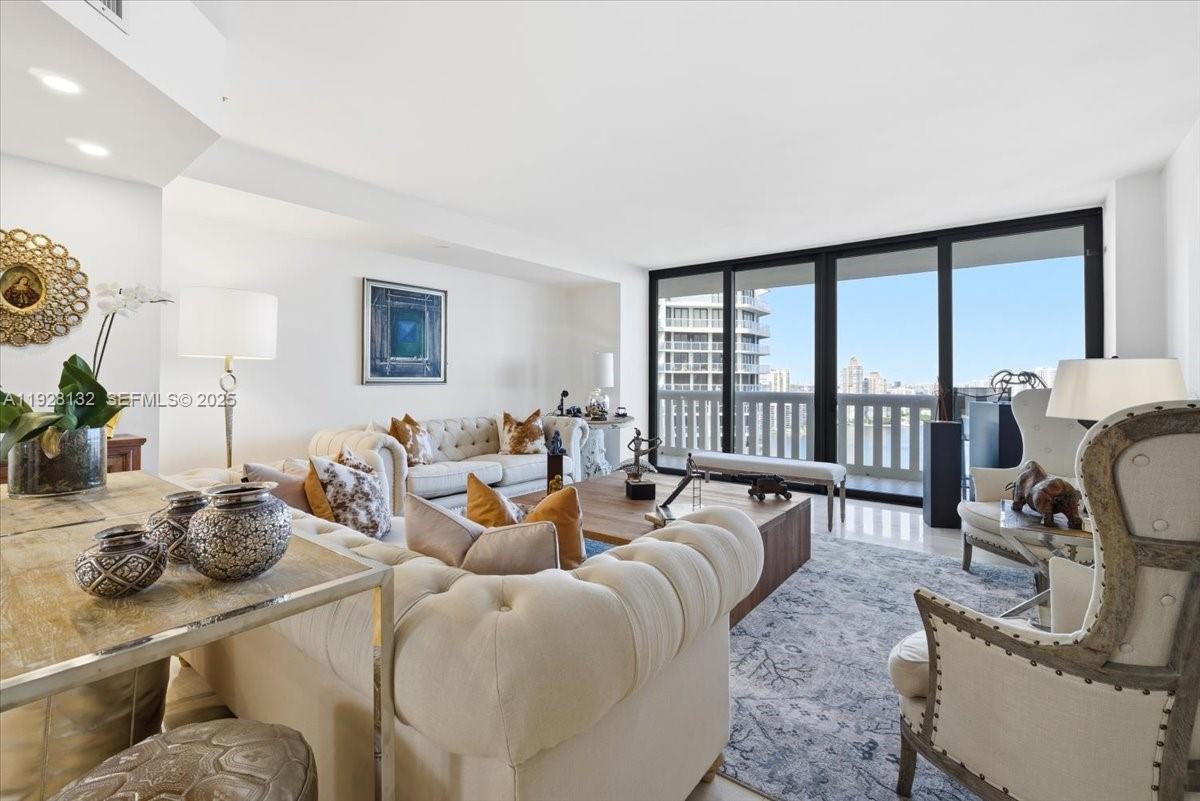 2802 3 / 4 2607 sq. ft. $ 2025-12-09 0 foto