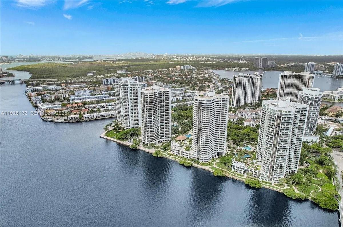 2802 3 / 4 2607 sq. ft. $ 2025-12-09 0 foto