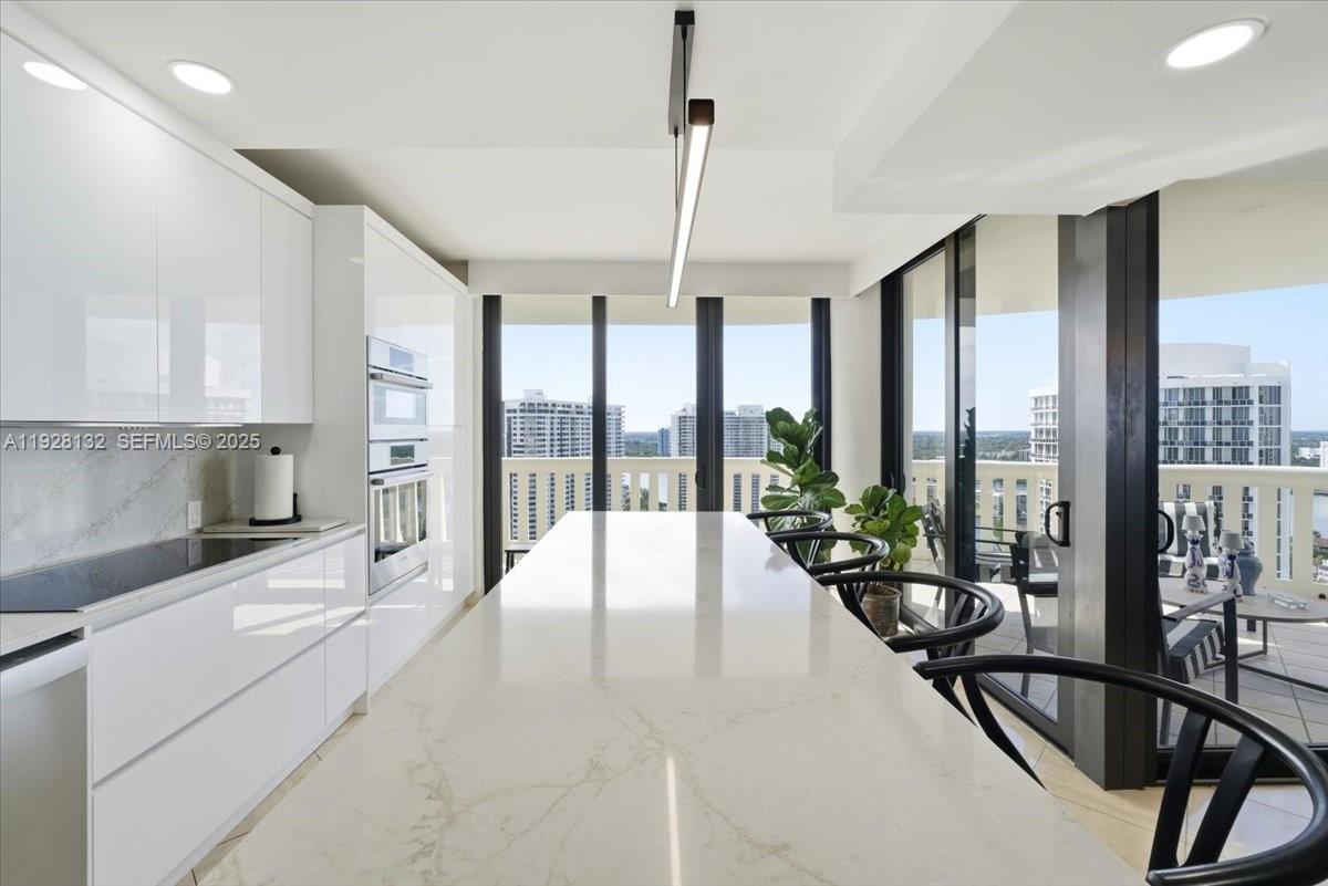 2802 3 / 4 2607 sq. ft. $ 2025-12-09 0 foto