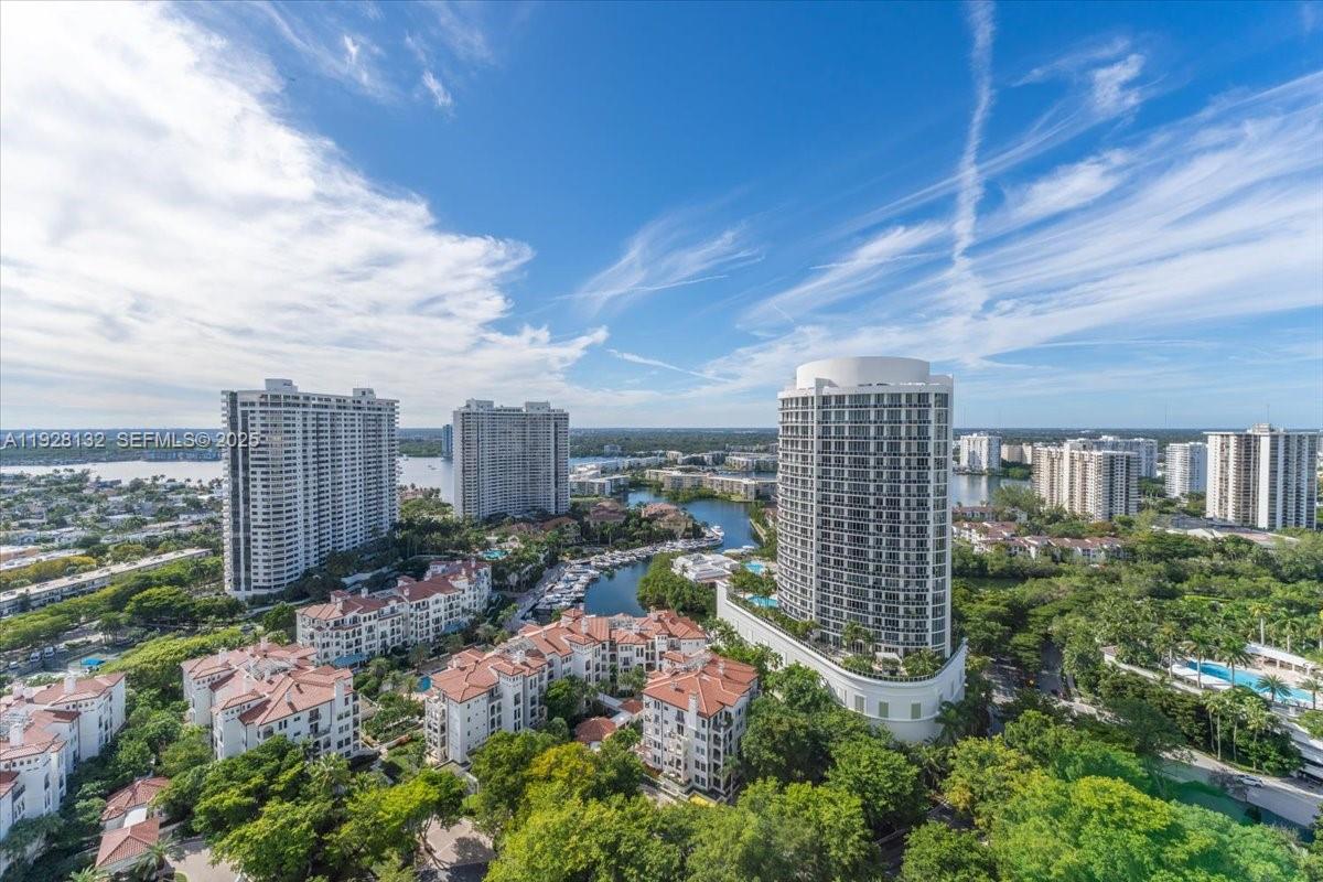 2802 3 / 4 2607 sq. ft. $ 2025-12-09 0 foto