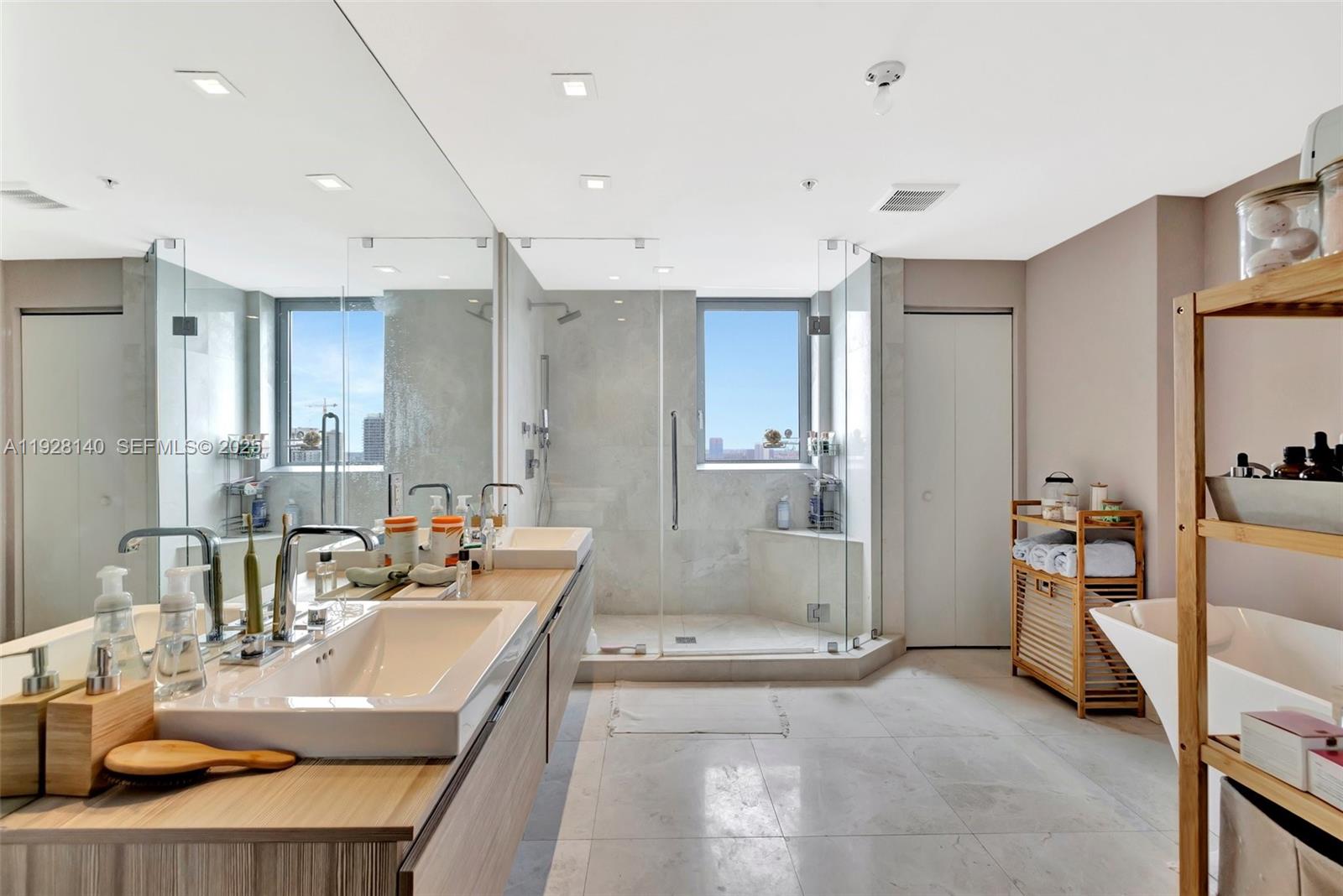 Photo of 17111 Biscayne Blvd #2308, North Miami Beach, Florida, 33160 -