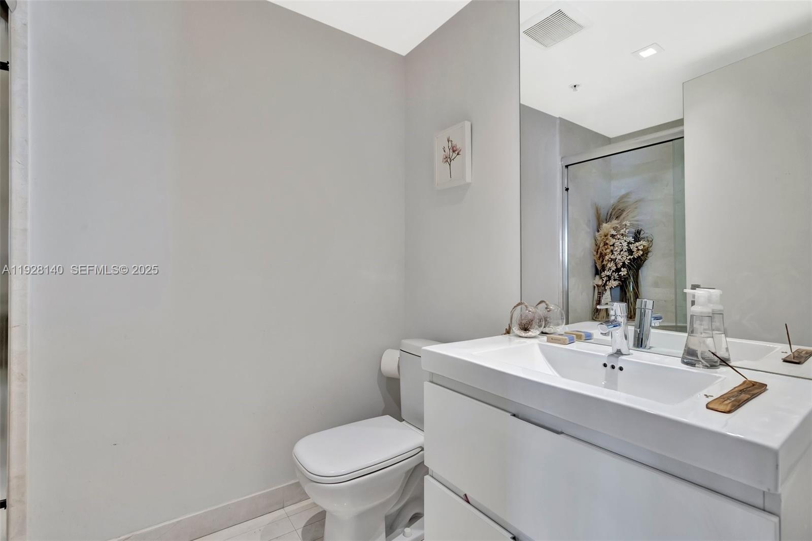 Photo of 17111 Biscayne Blvd #2308, North Miami Beach, Florida, 33160 -