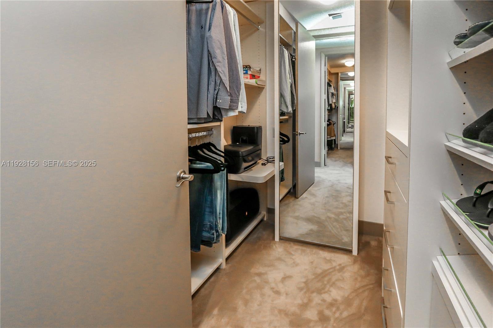 1101 3 / 4 2768 sq. ft. $ 2025-12-09 0 Photo