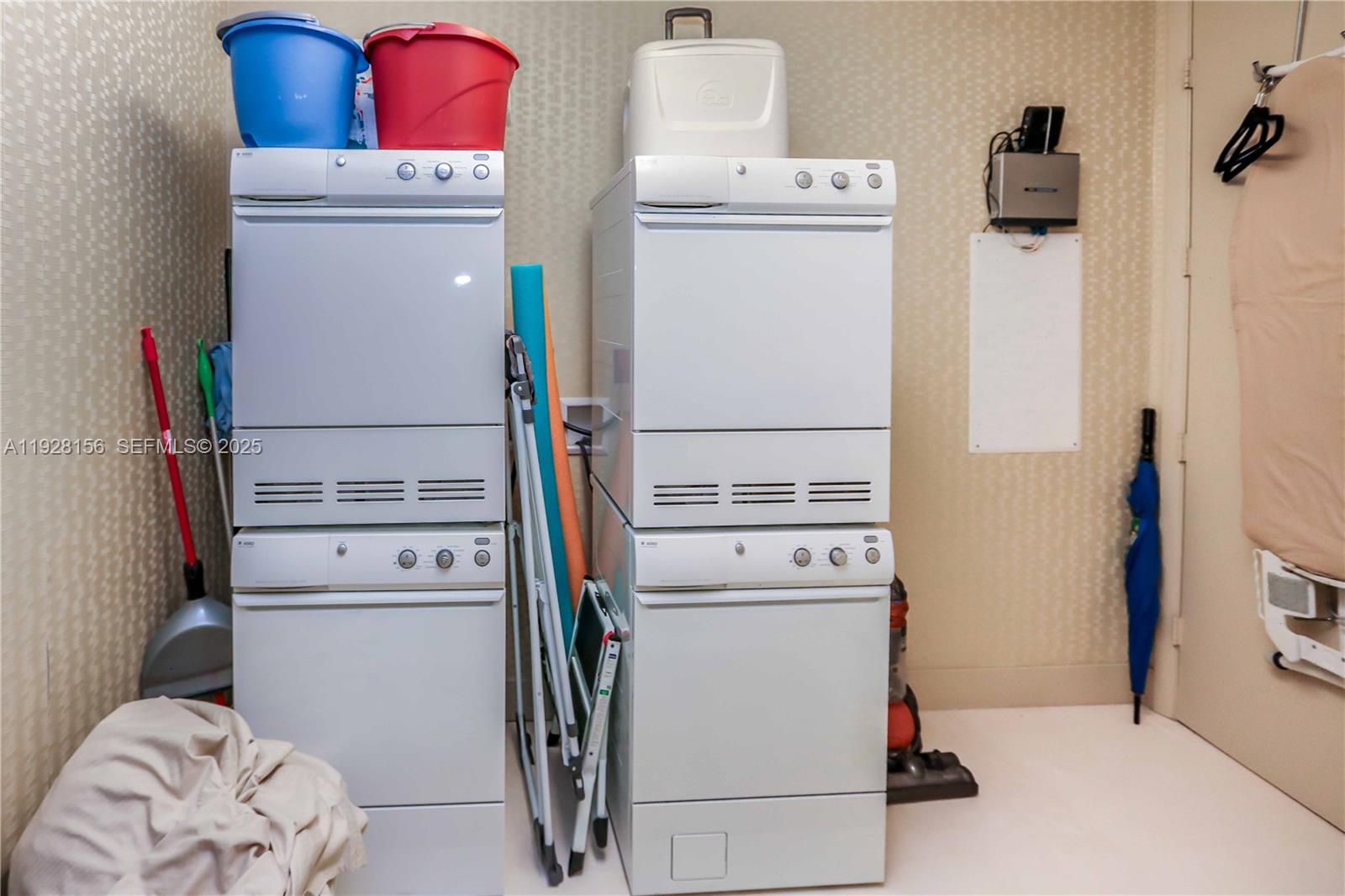 1101 3 / 4 2768 sq. ft. $ 2025-12-09 0 Photo