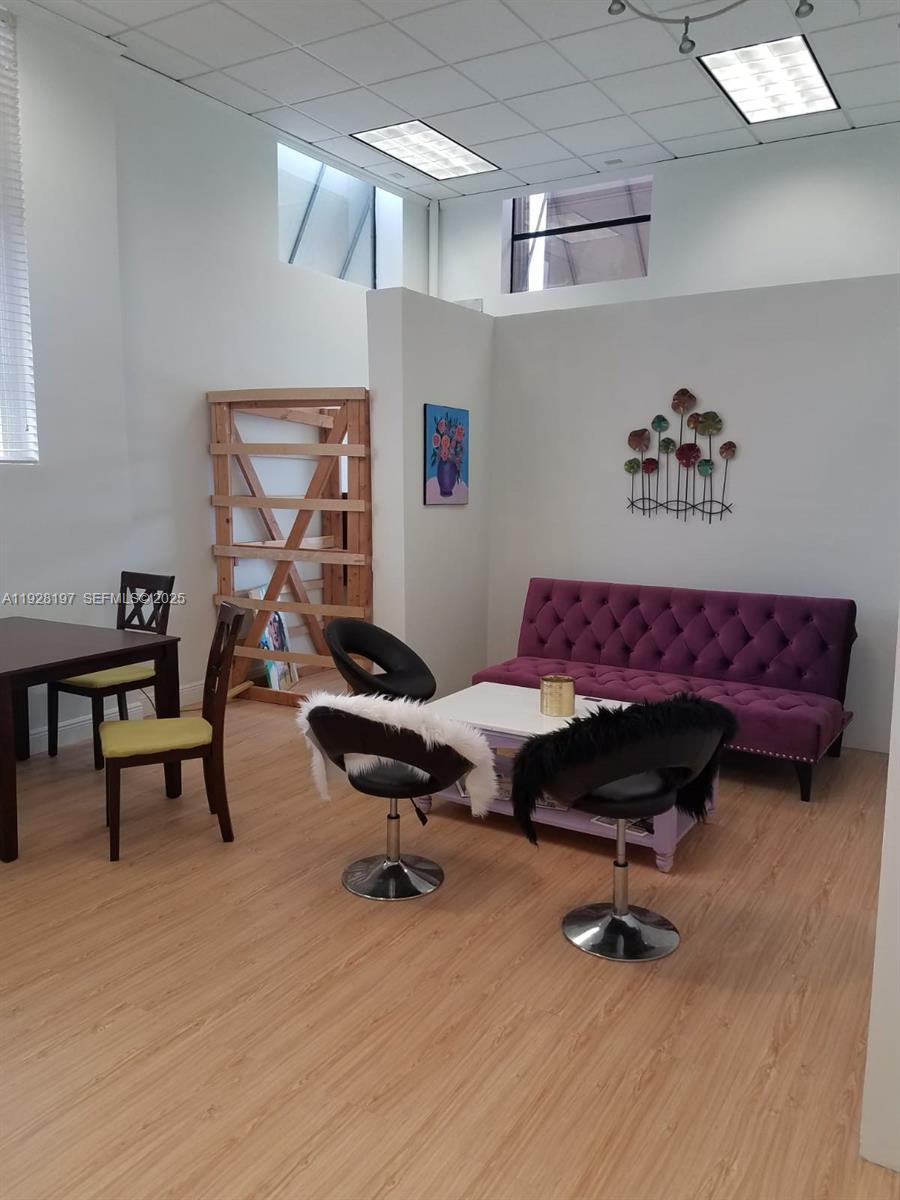   /   sq. ft. $ 2025-12-09 0 Photo