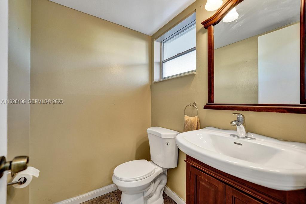 See details 112 1 / 2 775 sq. ft. $ 2025-12-11 0 Photo