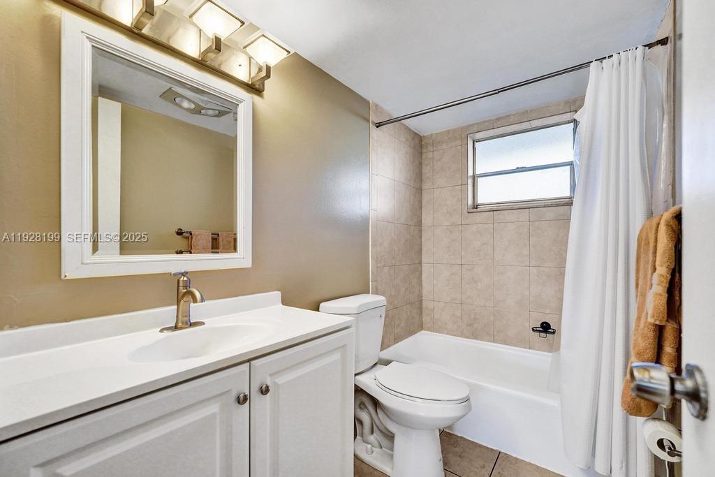 See details 112 1 / 2 775 sq. ft. $ 2025-12-11 0 Photo