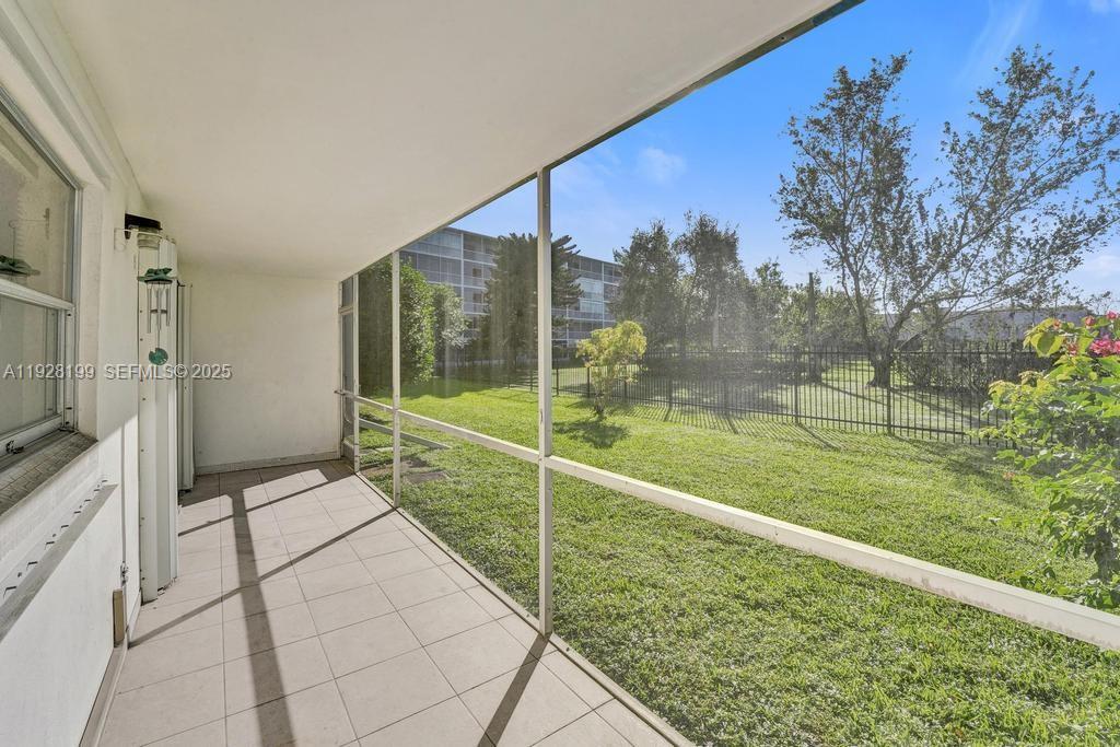 See details 112 1 / 2 775 sq. ft. $ 2025-12-11 0 Photo