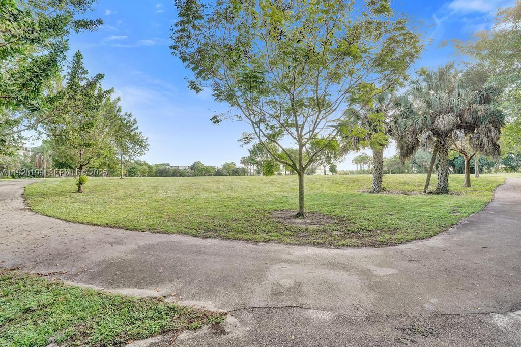 See details 112 1 / 2 775 sq. ft. $ 2025-12-11 0 Photo