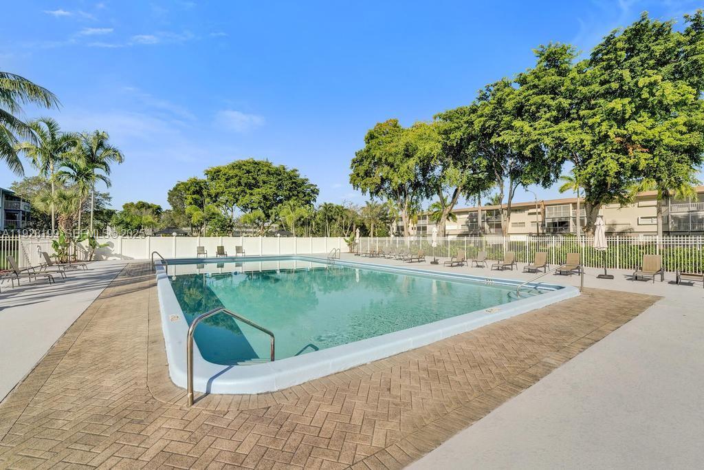 See details 112 1 / 2 775 sq. ft. $ 2025-12-11 0 Photo