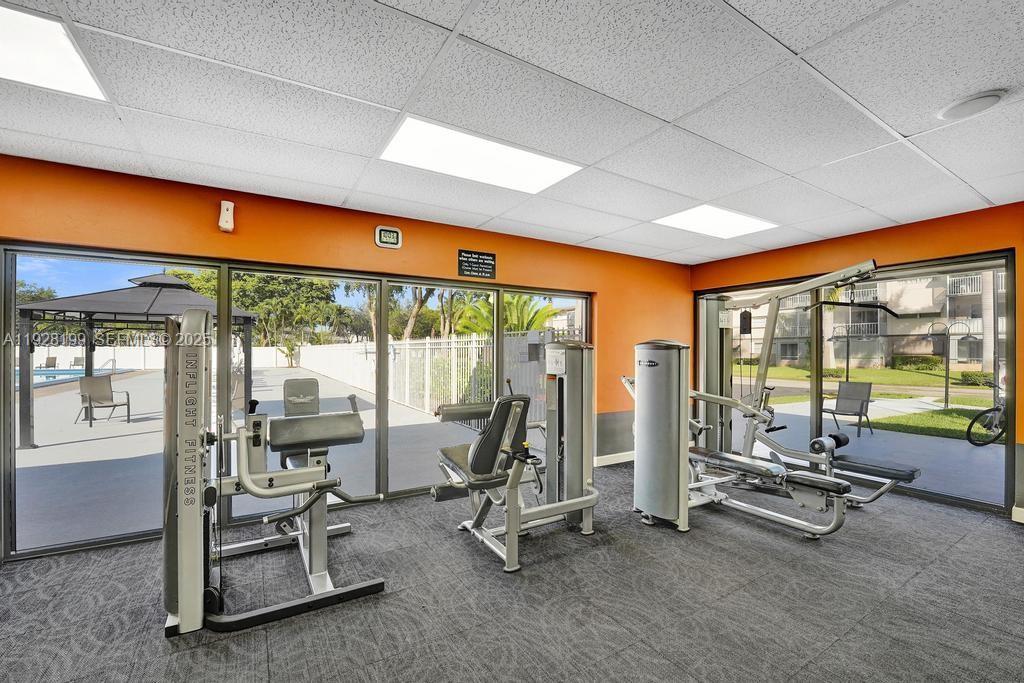 See details 112 1 / 2 775 sq. ft. $ 2025-12-11 0 Photo