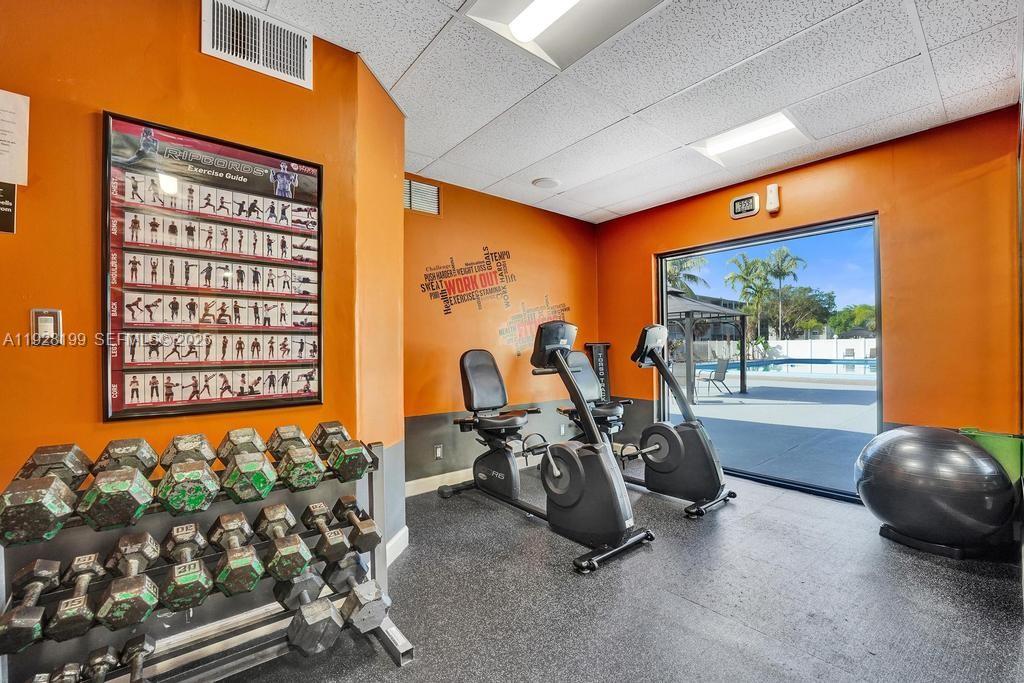 See details 112 1 / 2 775 sq. ft. $ 2025-12-11 0 Photo