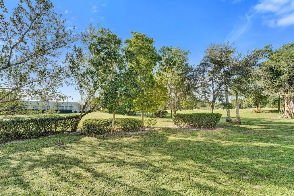 See details 112 1 / 2 775 sq. ft. $ 2025-12-11 0 Photo