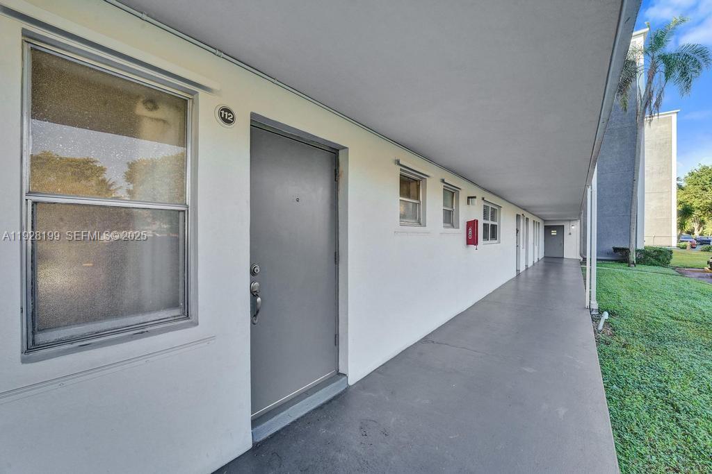 See details 112 1 / 2 775 sq. ft. $ 2025-12-11 0 Photo