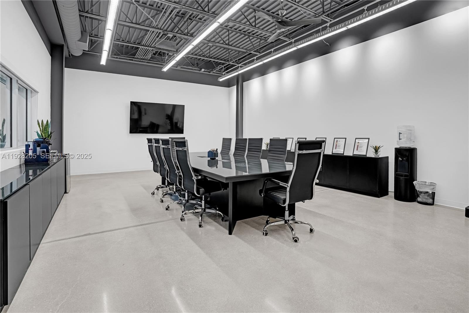 Подробнее / кв.футов $ 2025-12-09 0 Фото