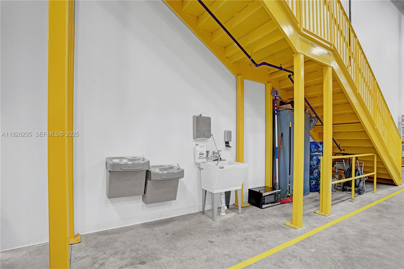 Подробнее / кв.футов $ 2025-12-09 0 Фото