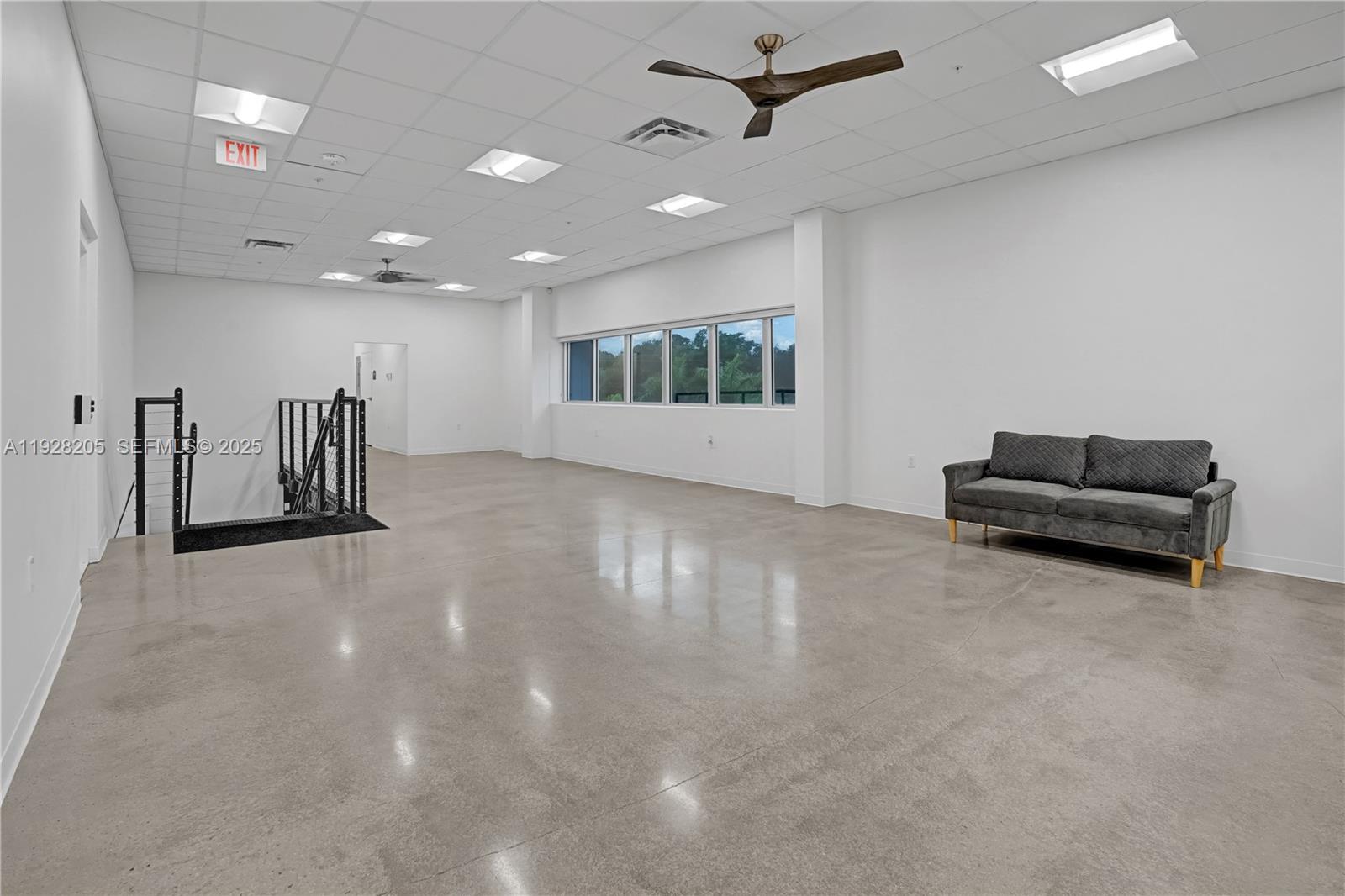 Подробнее / кв.футов $ 2025-12-09 0 Фото