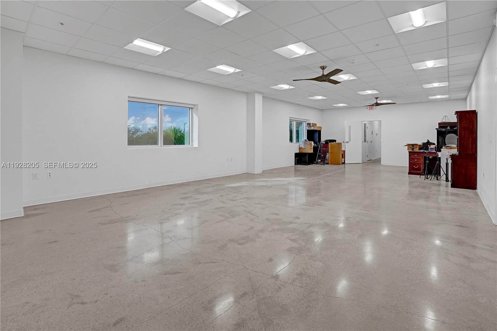 Подробнее / кв.футов $ 2025-12-09 0 Фото