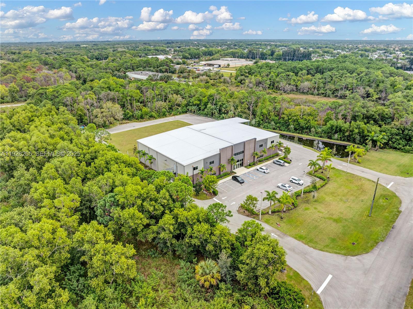 Подробнее / кв.футов $ 2025-12-09 0 Фото