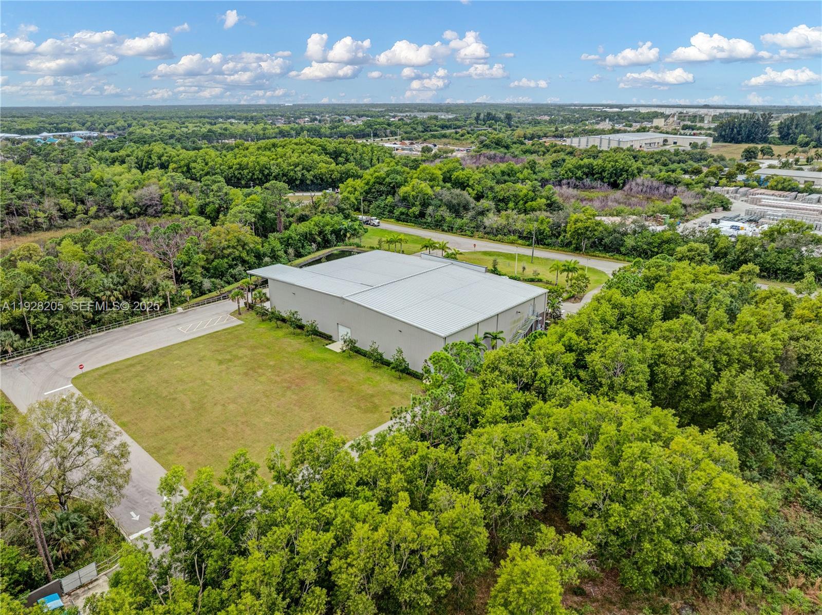 Подробнее / кв.футов $ 2025-12-09 0 Фото