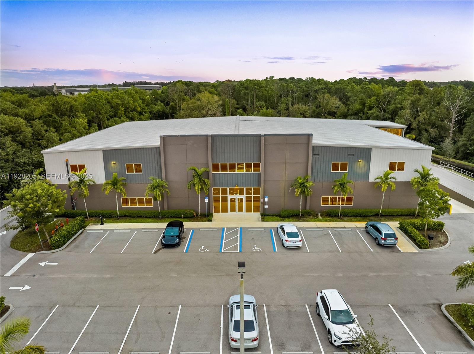 Подробнее / кв.футов $ 2025-12-09 0 Фото