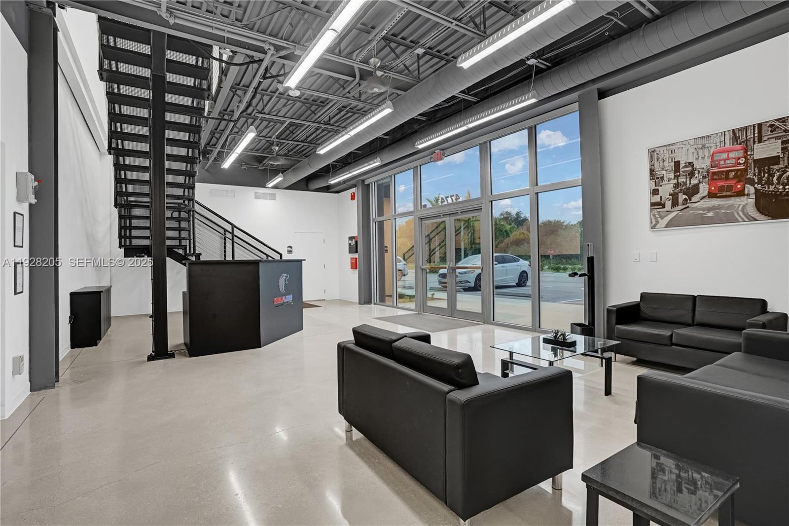 Подробнее / кв.футов $ 2025-12-09 0 Фото