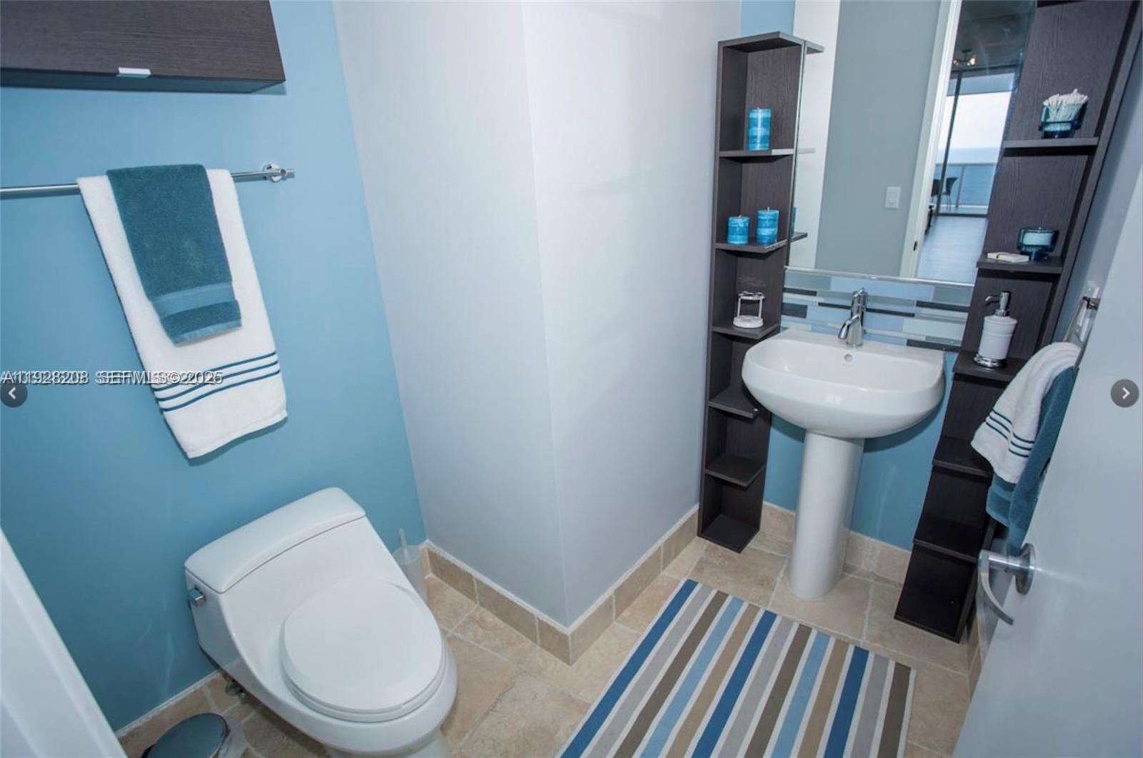 Ver detalles 3802 1 / 2 958 sq. ft. $ 2025-12-09 0 foto