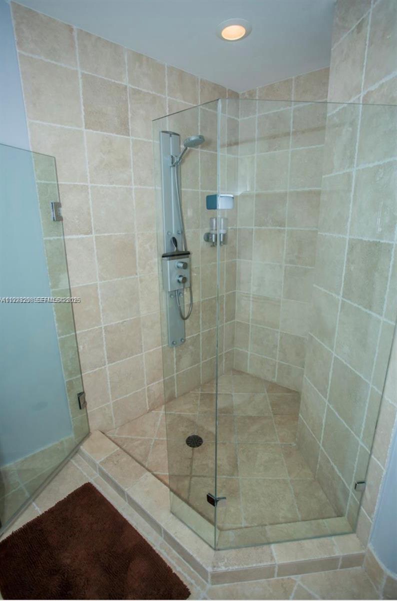 Ver detalles 3802 1 / 2 958 sq. ft. $ 2025-12-09 0 foto