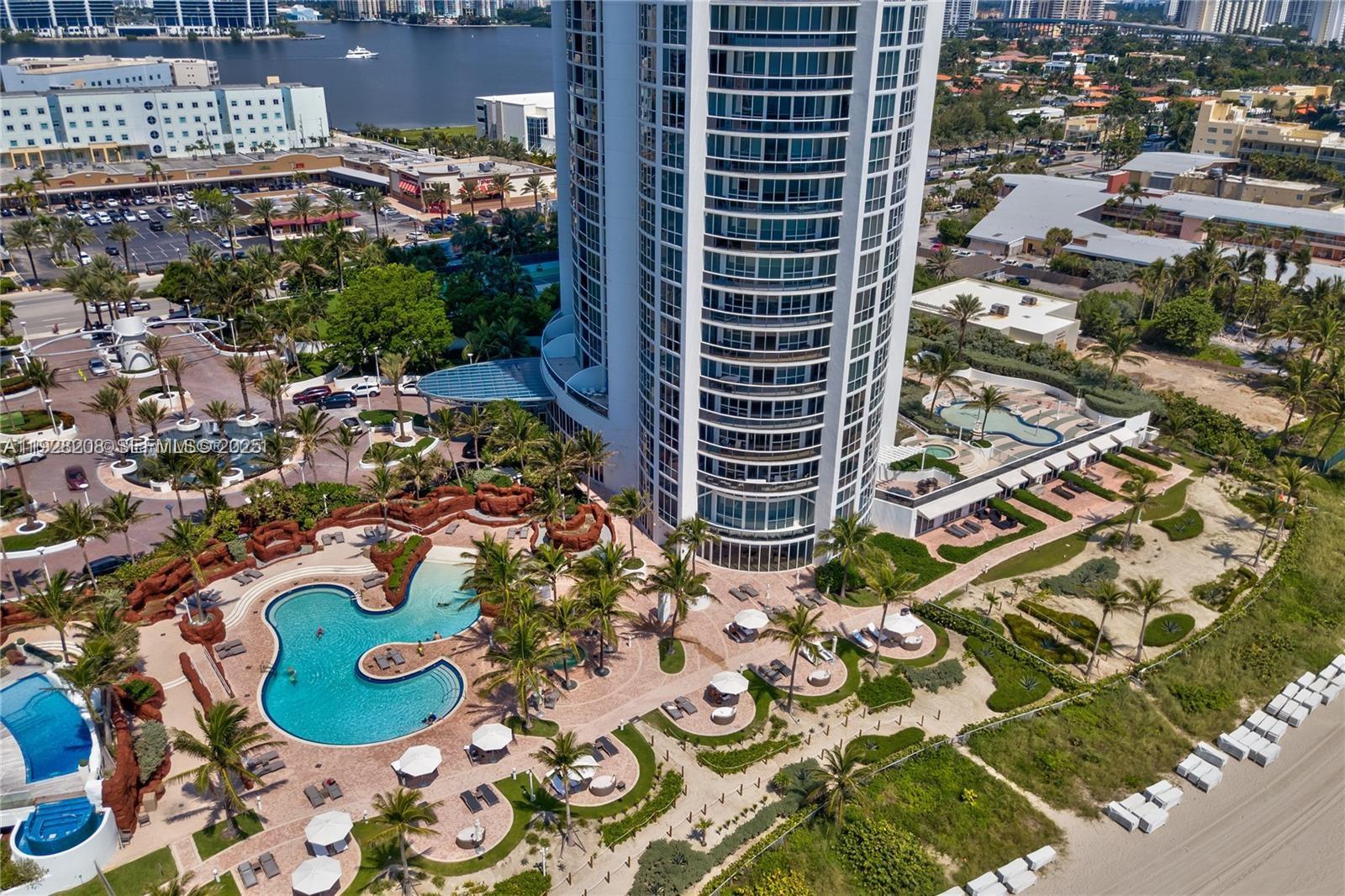 Ver detalles 3802 1 / 2 958 sq. ft. $ 2025-12-09 0 foto