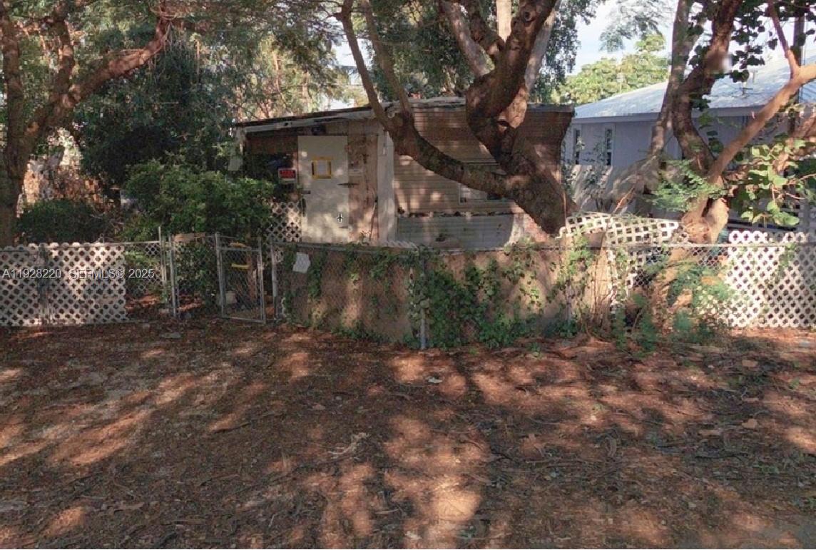 See details / sq. ft. $ 2025-12-09 0 Photo