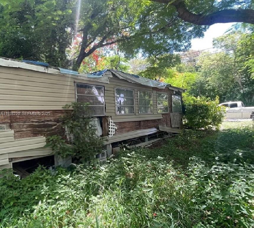 See details / sq. ft. $ 2025-12-09 0 Photo