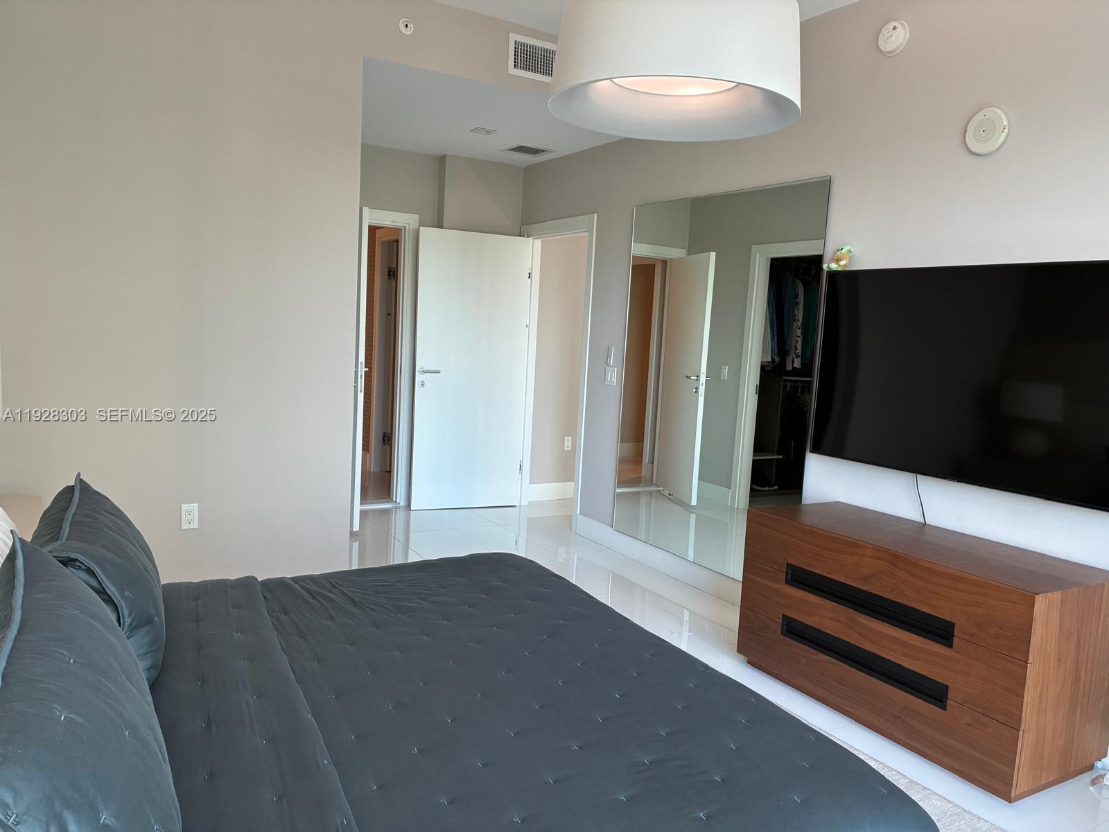 See details 4-506 3 / 4 2726 sq. ft. $ 2025-12-10 0 Photo