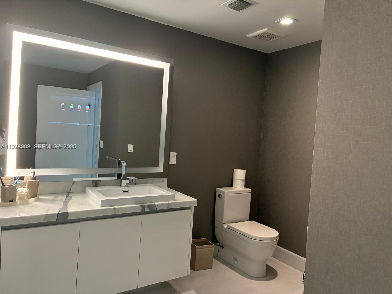 See details 4-506 3 / 4 2726 sq. ft. $ 2025-12-10 0 Photo