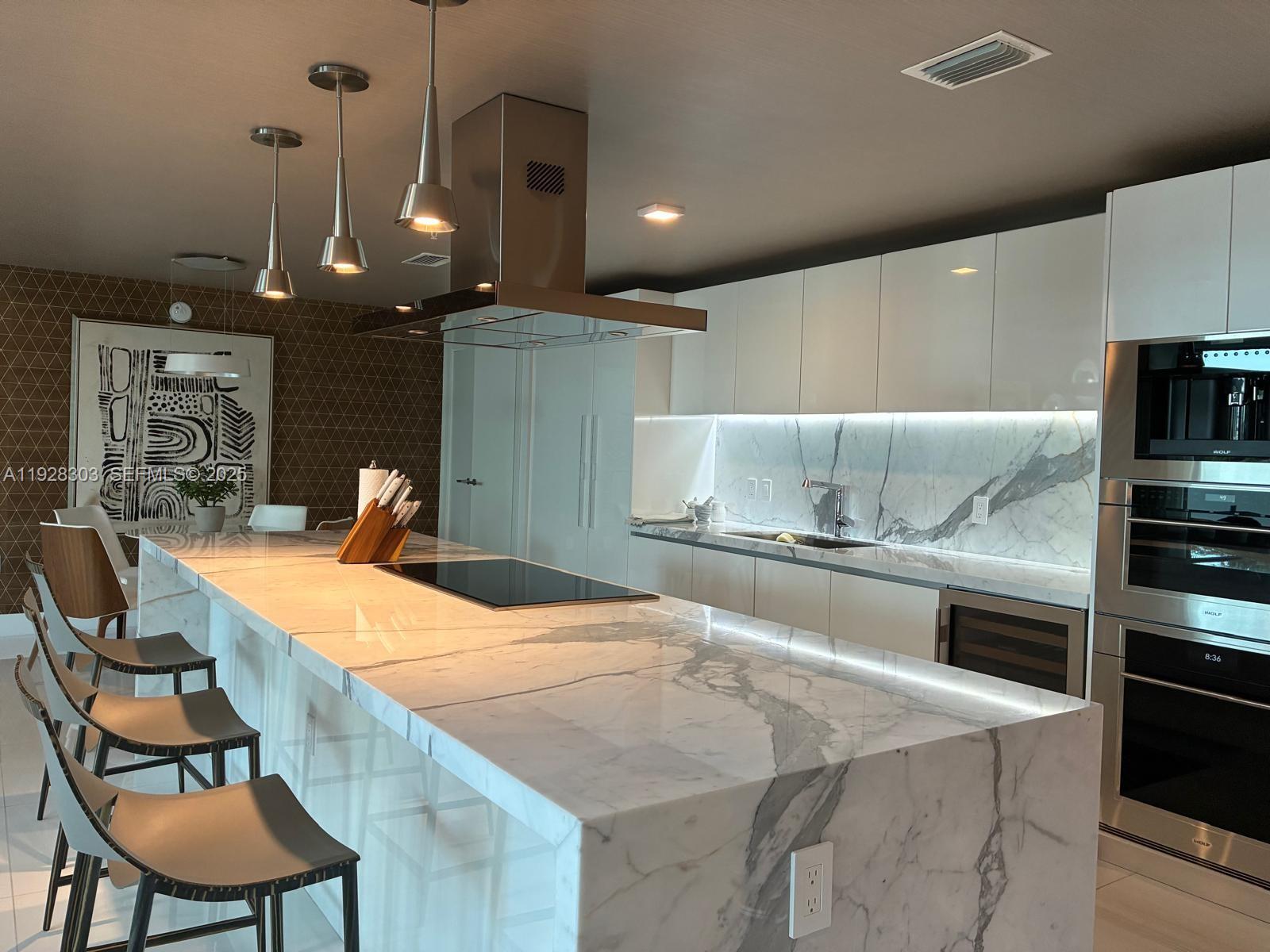 See details 4-506 3 / 4 2726 sq. ft. $ 2025-12-10 0 Photo