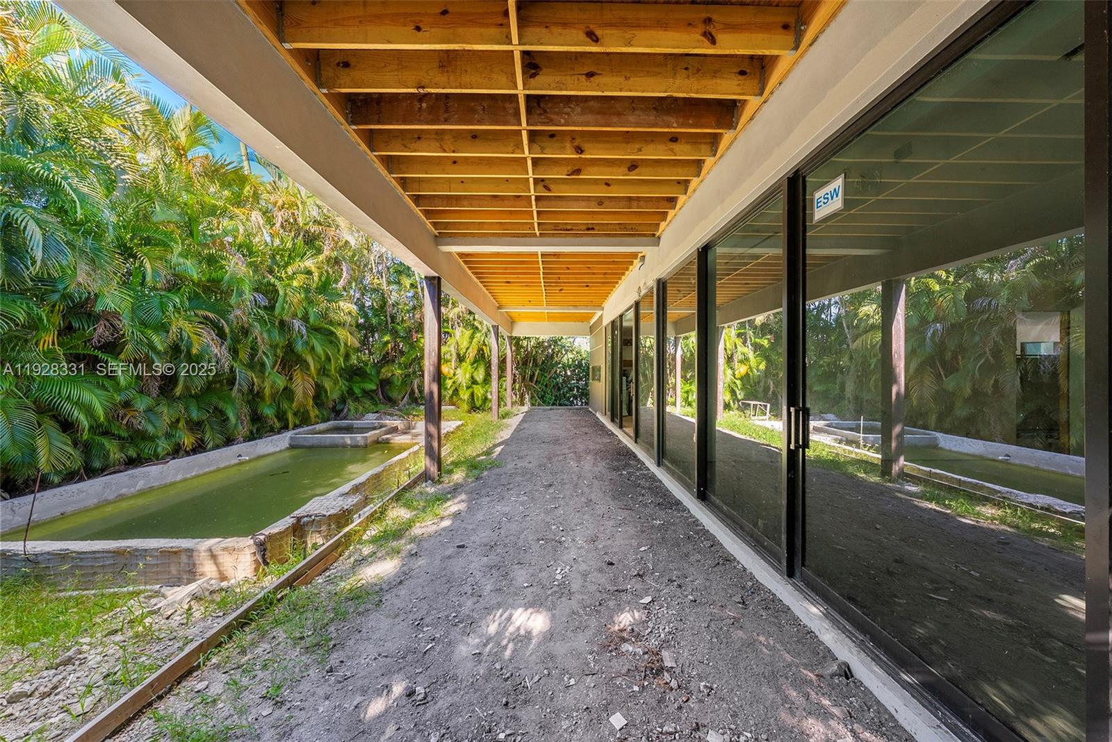 19610 5 / 6 3650 кв.футов $ 2025-12-10 0 Фото