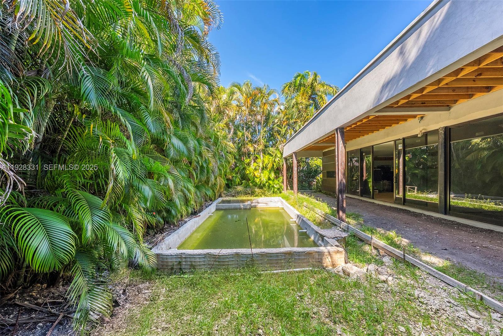 19610 5 / 6 3650 кв.футов $ 2025-12-10 0 Фото