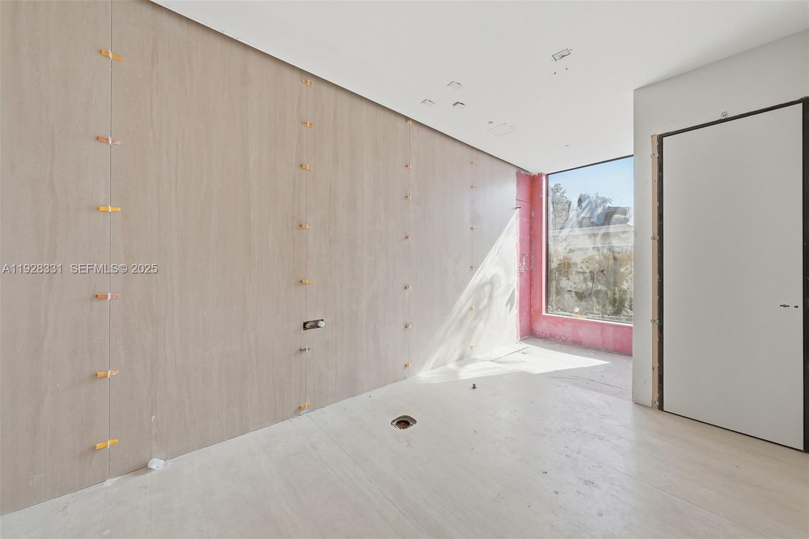 19610 5 / 6 3650 кв.футов $ 2025-12-10 0 Фото