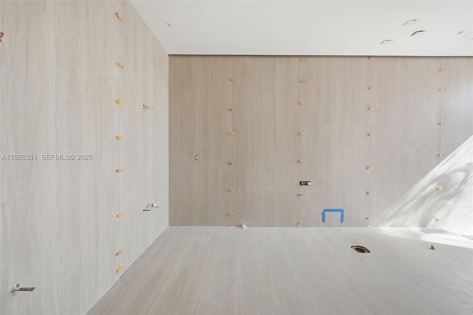 19610 5 / 6 3650 кв.футов $ 2025-12-10 0 Фото