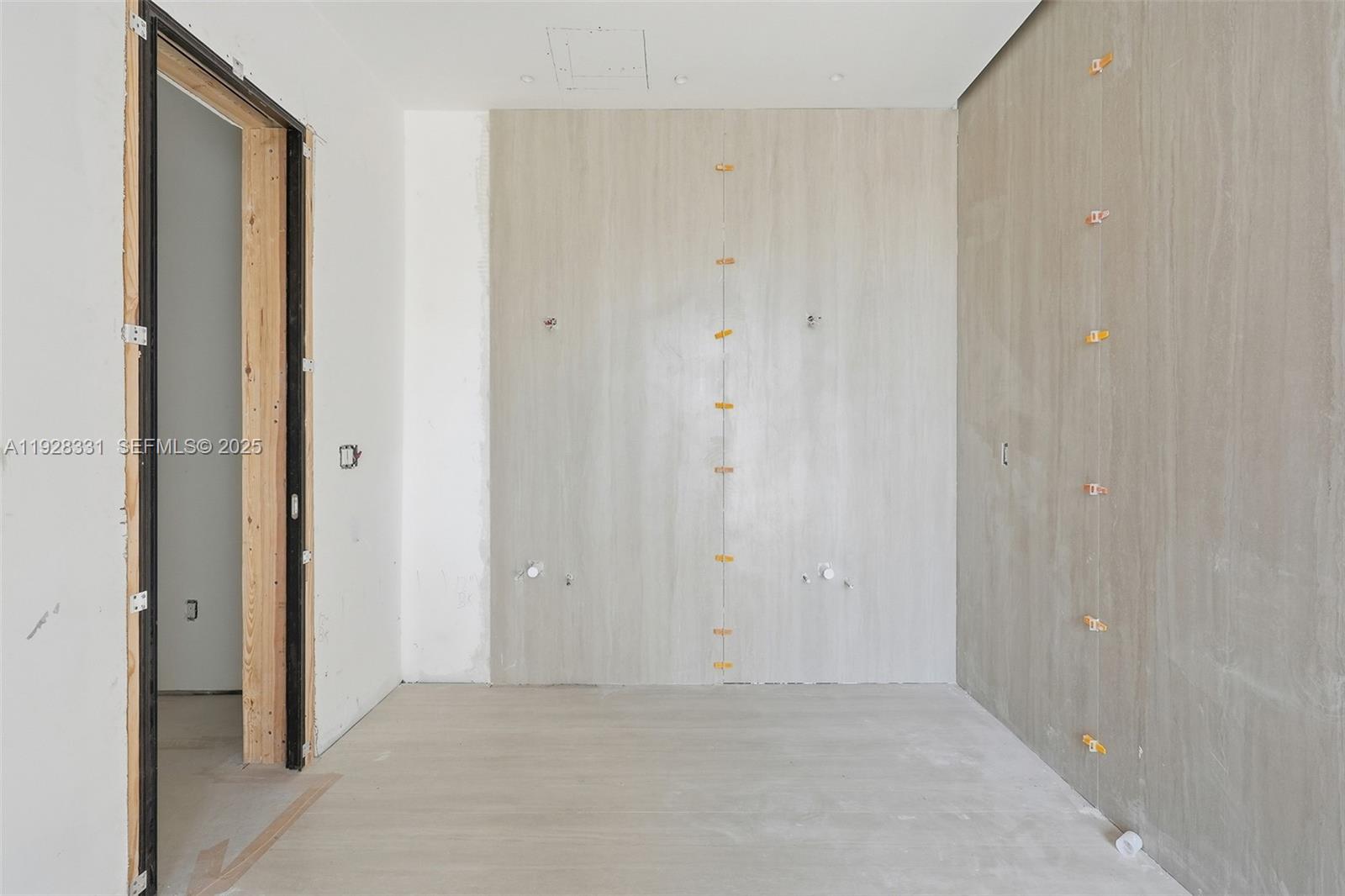 19610 5 / 6 3650 кв.футов $ 2025-12-10 0 Фото