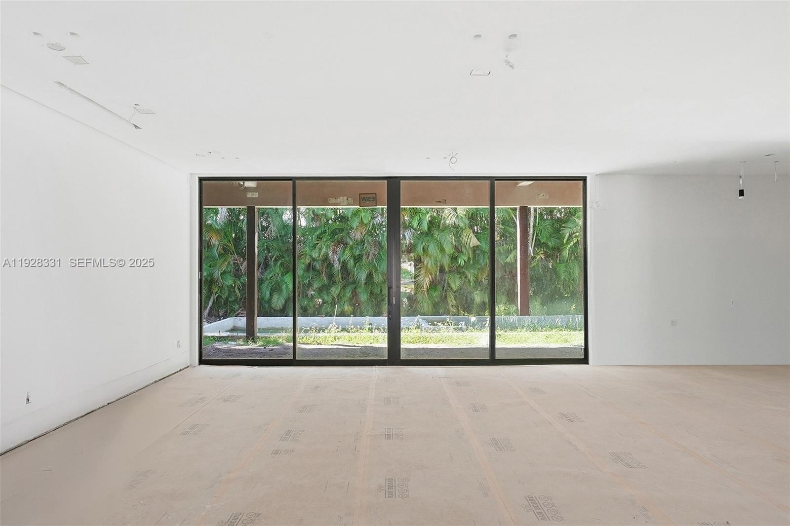 19610 5 / 6 3650 кв.футов $ 2025-12-10 0 Фото