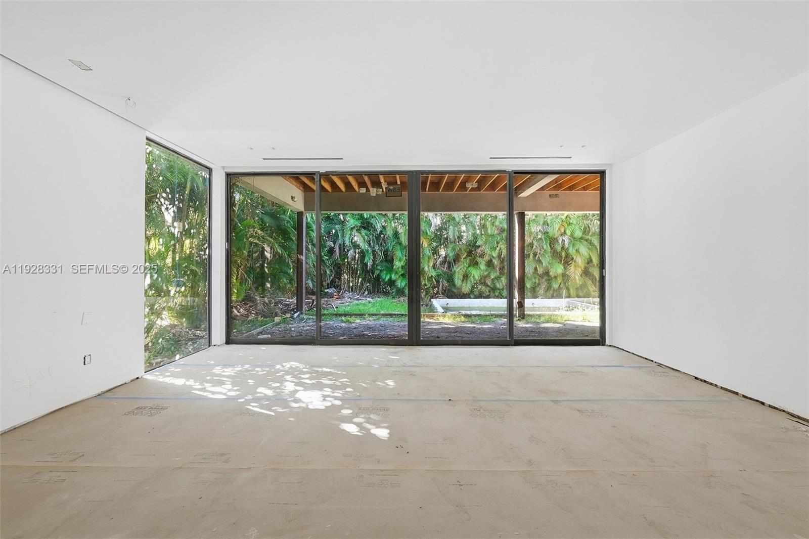 19610 5 / 6 3650 кв.футов $ 2025-12-10 0 Фото