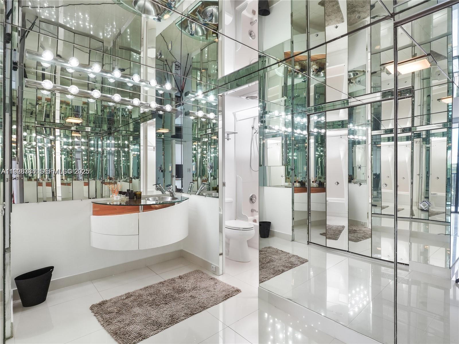 Photo of 20379 Country Club Dr #536, Aventura, Florida, 33180 - Master Bathroom