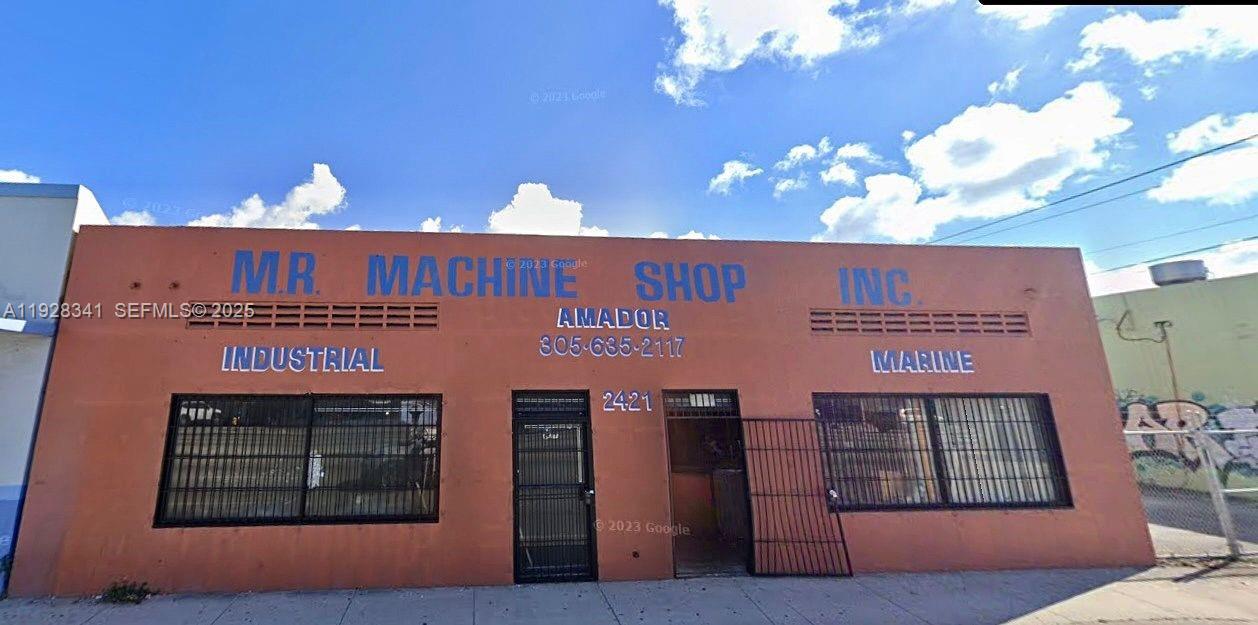 See details / sq. ft. $ 2025-12-10 0 Photo