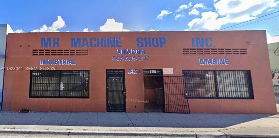 See details / sq. ft. $ 2025-12-10 0 Photo