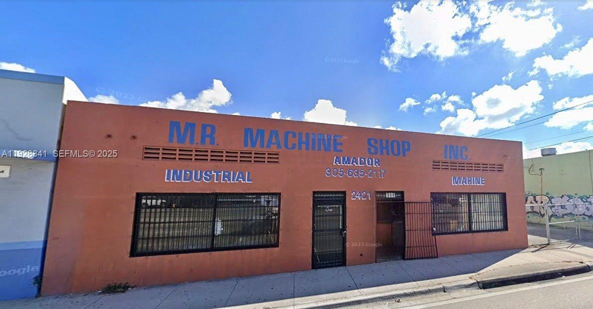 See details / sq. ft. $ 2025-12-10 0 Photo